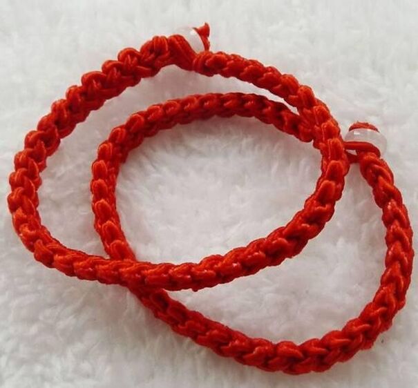 Lucky sarkana auduma rokassprādze - DIY amulets veiksmei